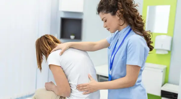 L4 na kręgosłup jak długo? Odkryj, ile możesz być na zwolnieniu