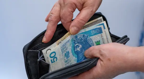 Czy pracownicy mogą rozmawiać o zarobkach? Sprawdź zasady i konsekwencje